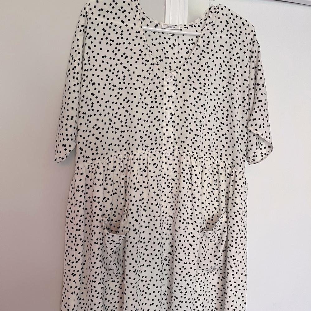 Boutique Dress - Black & White